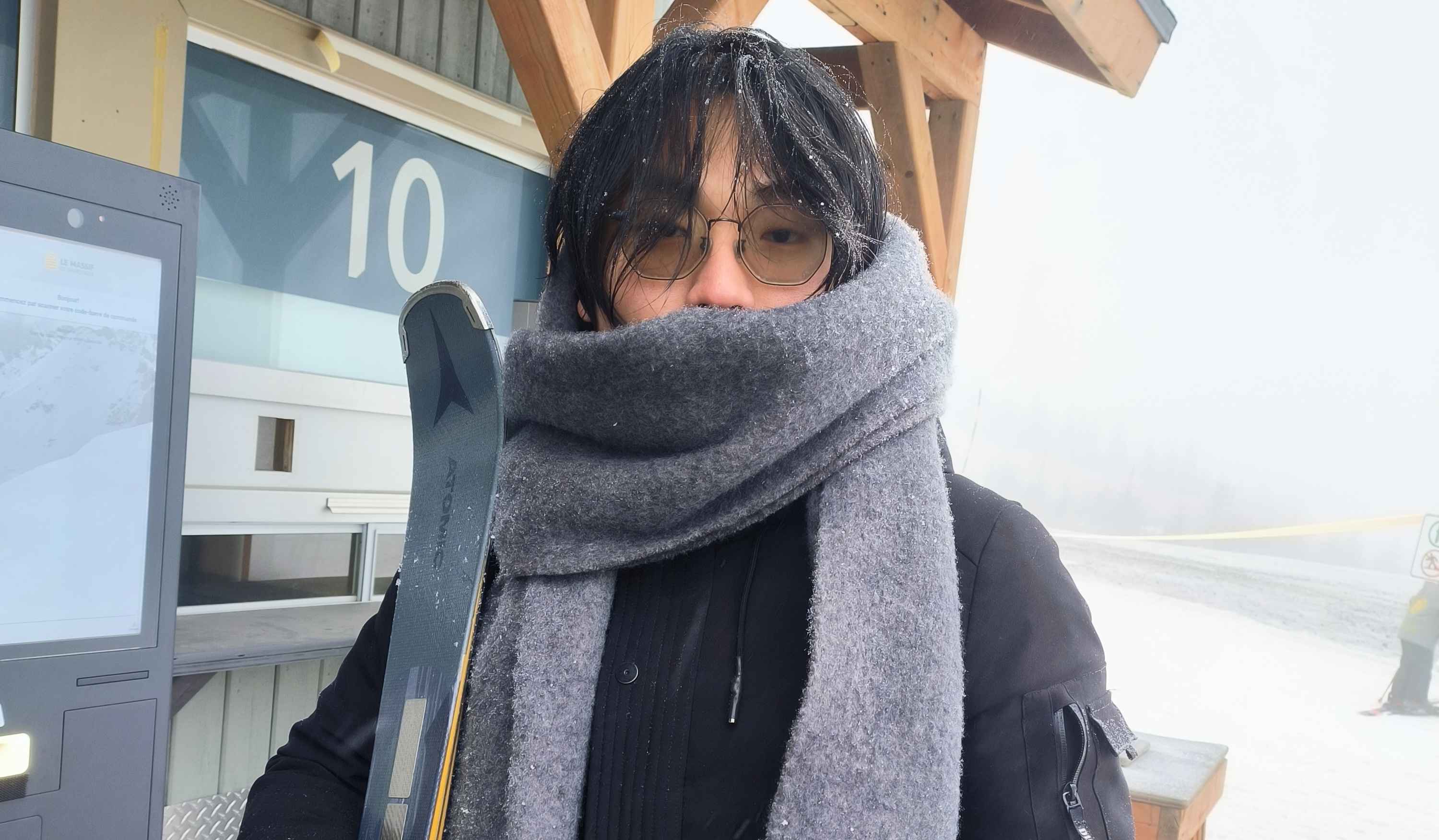 Zisen Ling at work with a colleague